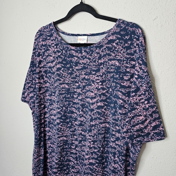 LuLaRoe Polka Dot Irma Tunic Shirt Blue Pink Size M Medium Hi Lo Hem Oversized - Picture 3 of 8